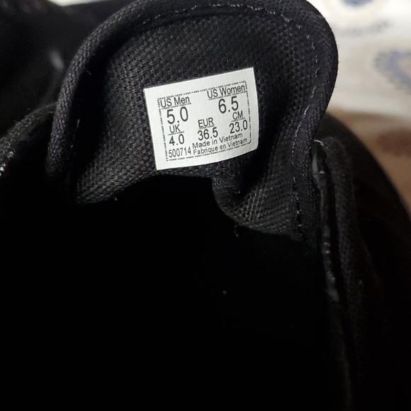 VANS - Picture 7 of 10